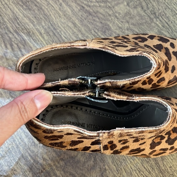 Adrienne Vittadini Sarah Leopard Wedge Ankle Boots Calf Hair Booties Size 8 - Picture 13 of 15